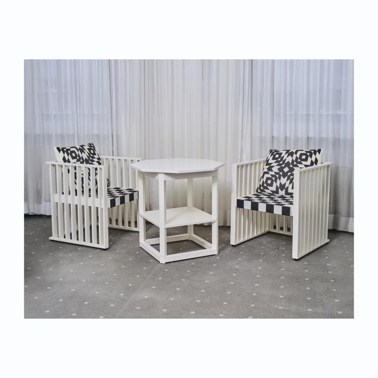 Hauptbild zu Objekt, Zwei Armlehnsessel und ein Tisch 'Purkersdorf', 1903 (Entwurf), Josef Hoffmann, Wittmann M&ouml;belwerkst&auml;tten, Etsdorf, 177A 217