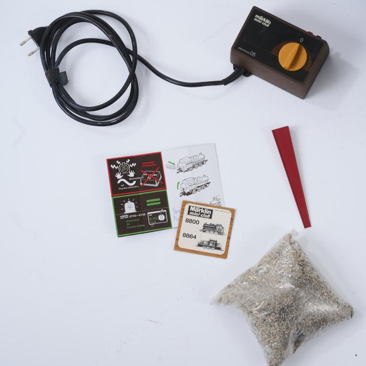 Bild 1 zu Objekt, Roll container 'Monolith', c. 1985, Wolfgang Laubersheimer, Moormann, Nils Holger, Aschau, 177A 429