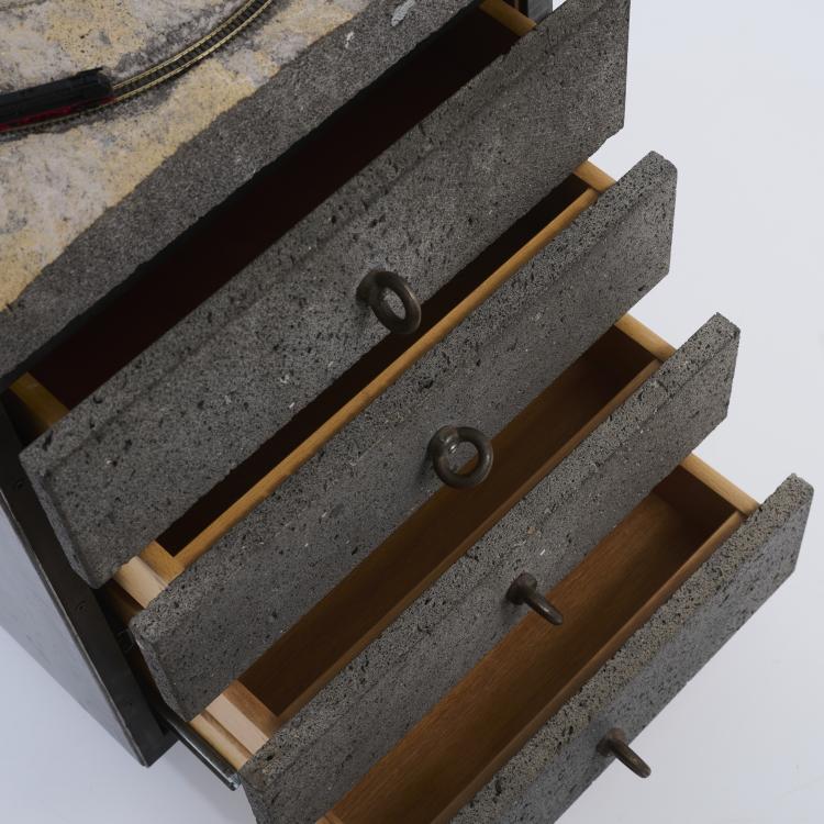 Bild 5 zu Objekt, Roll container 'Monolith', c. 1985, Wolfgang Laubersheimer, Moormann, Nils Holger, Aschau, 177A 429