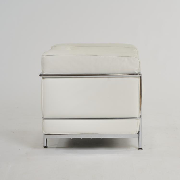 Bild 3 zu Objekt, 'LC 2' easy chair, 1928 (design), Pierre Jeanneret,Charlotte Perriand,Le Corbusier Charles-&Eacute;douard Jeanneret-Gris, Cassina, Mailand / Milan, 177A 24