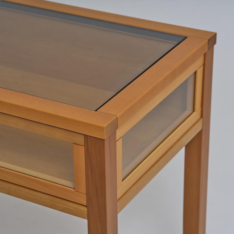 Bild 3 zu Objekt, Konsol-/ Vitrinentisch, um 1993, Italien /Italy, 177A 277