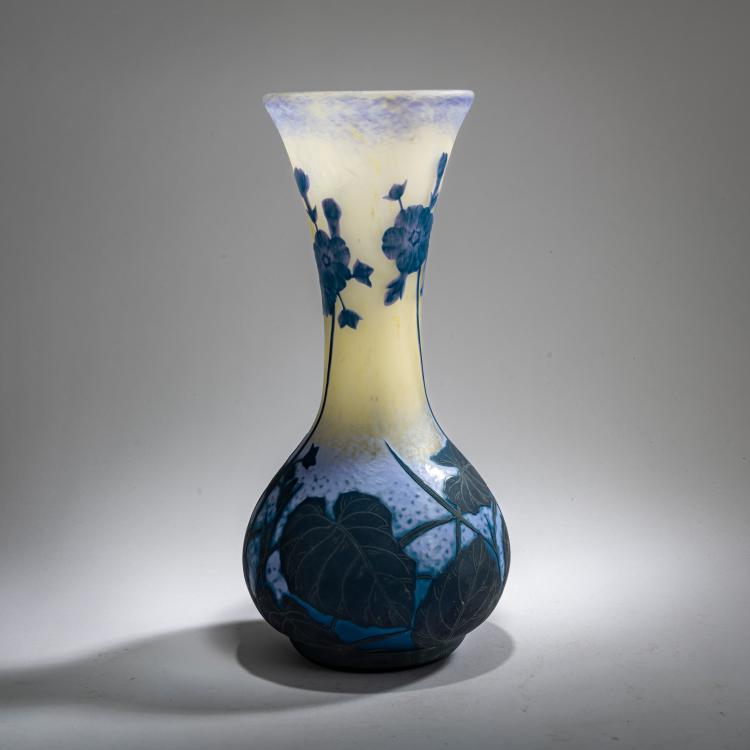 Bild 2 zu Objekt, Tall vase 'Primev&egrave;re', c. 1910, Daum Fr&egrave;res, Nancy, 178A 27