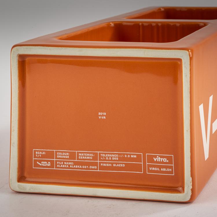 Bild 2 zu Objekt, Ceramic Block 'V-VA-675', 2019, Virgil Abloh, Vitra Design, Birsfelden, 177A 127