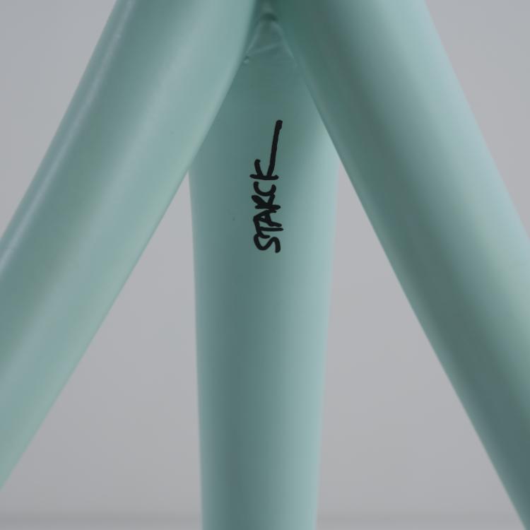 Bild 4 zu Objekt, 'W.W. Stool', 1990, Philippe Starck, Vitra, Birsfelden, 177A 143