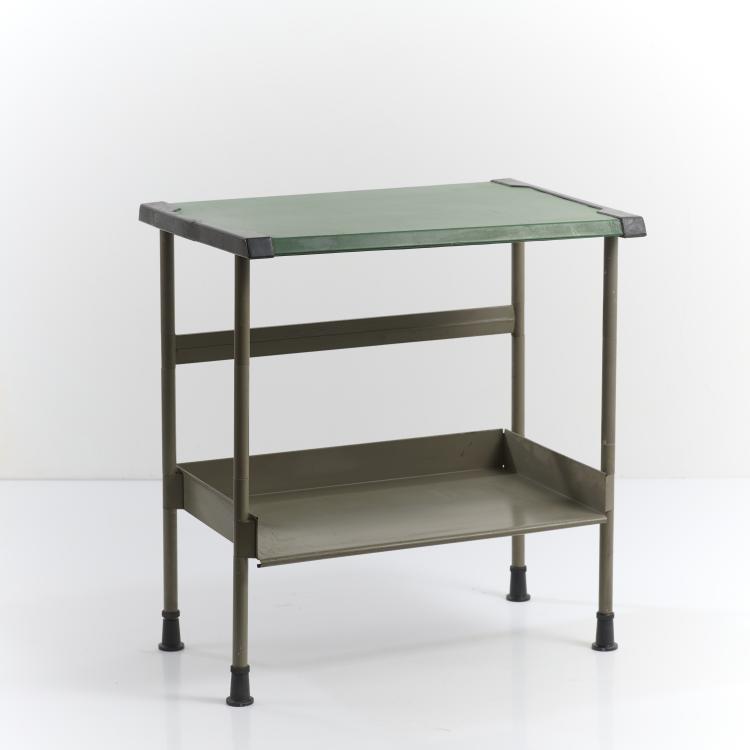 Bild 1 zu Objekt, Beistelltisch- / Aktenablage 'Spazio', 1959, Studio B.B.P.R.,Gian Luigi Banfi,Ludovico Barbiano di Belgiojoso,Enrico Peressutti,Ernesto Nathan Rogers, Olivetti, Ivrea, 177A 212