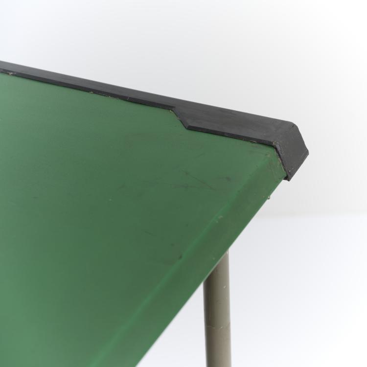 Bild 5 zu Objekt, Beistelltisch- / Aktenablage 'Spazio', 1959, Studio B.B.P.R.,Gian Luigi Banfi,Ludovico Barbiano di Belgiojoso,Enrico Peressutti,Ernesto Nathan Rogers, Olivetti, Ivrea, 177A 212