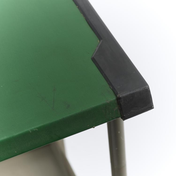 Bild 8 zu Objekt, Beistelltisch- / Aktenablage 'Spazio', 1959, Studio B.B.P.R.,Gian Luigi Banfi,Ludovico Barbiano di Belgiojoso,Enrico Peressutti,Ernesto Nathan Rogers, Olivetti, Ivrea, 177A 212