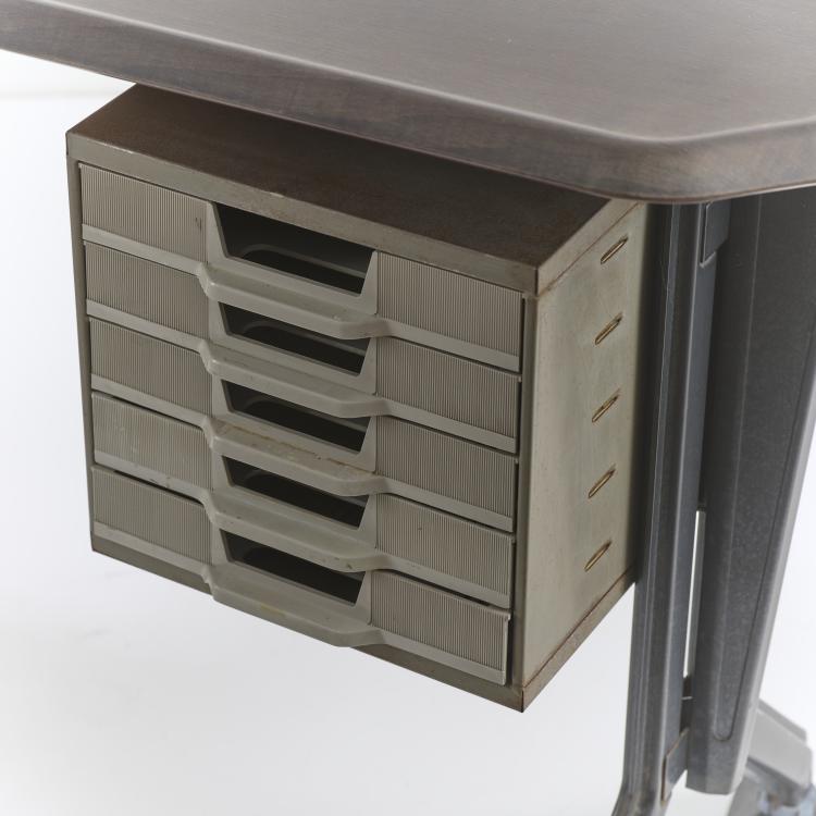 Bild 6 zu Objekt, Schreibmaschinentisch 'Arco', 1963, Gian Luigi Banfi,Ludovico Barbiano di Belgiojoso,Enrico Peressutti,Ernesto Nathan Rogers, Olivetti, Ivrea, 177A 291