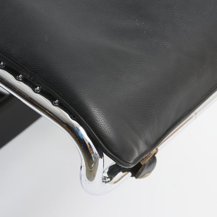 Bild 4 zu Objekt, 'LC 4' recliner, 1928 (design), Pierre Jeanneret,Charlotte Perriand,Le Corbusier Charles-&Eacute;douard Jeanneret-Gris, Cassina, Mailand / Milan, 177A 23