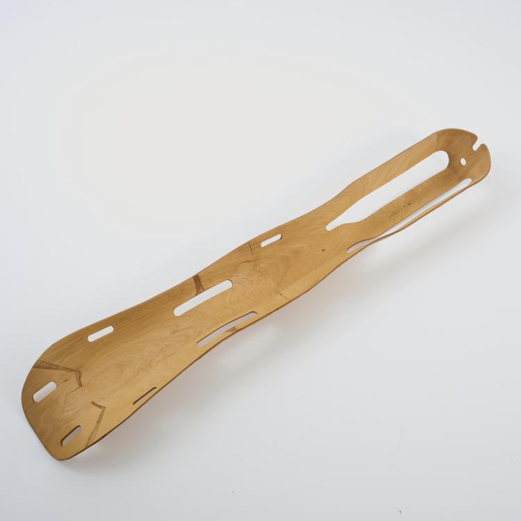 Bild 1 zu Objekt, Beinschiene 'Leg Splint', 1941/42 (Entwurf), Charles Eames,Charles & Ray Eames,Ray Eames, Evans Products Company, Molded Plywood Division, Los Angeles, 177A 49