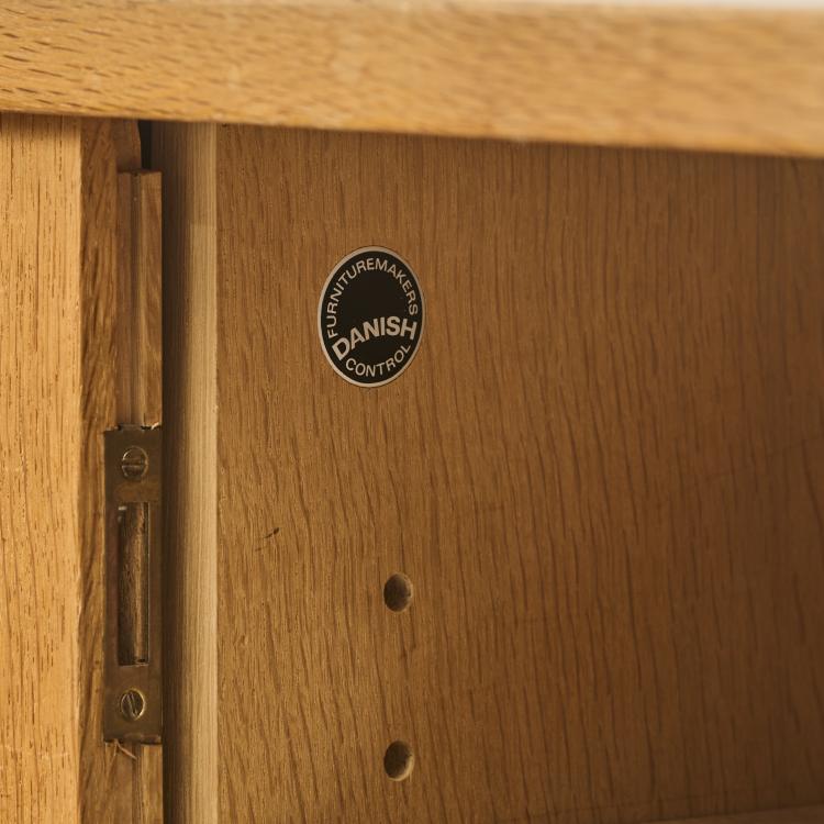 Bild 1 zu Objekt, Sideboard 'Ry-25', c. 1959, Hans J. Wegner, Ry-M&oslash;bler, Kopenhagen / Copenhagen, 177A 216