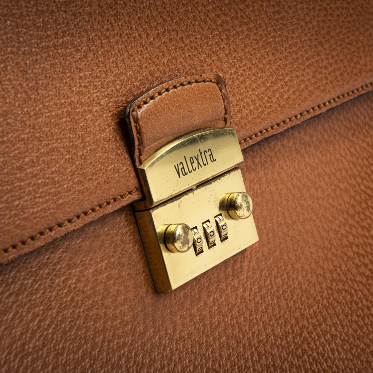 Bild 1 zu Objekt, Aktentasche 'Dial Lock Leather' und Herrenhandtasche, 1970/80er Jahre, Valextra, Mailand / Milan, 177A 129