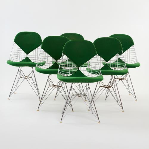 Sechs Stühle 'Wire Chair - DKR-2' auf Eiffelturmgestell mit 'Bikini' Polster, um 1951