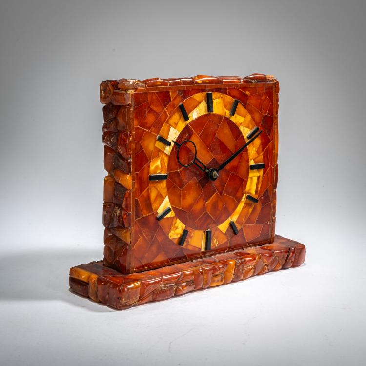 Bild 1 zu Objekt, Bernstein-Kaminuhr, 1930er Jahre, K&ouml;nigsberg / Kaliningrad, 178A 412