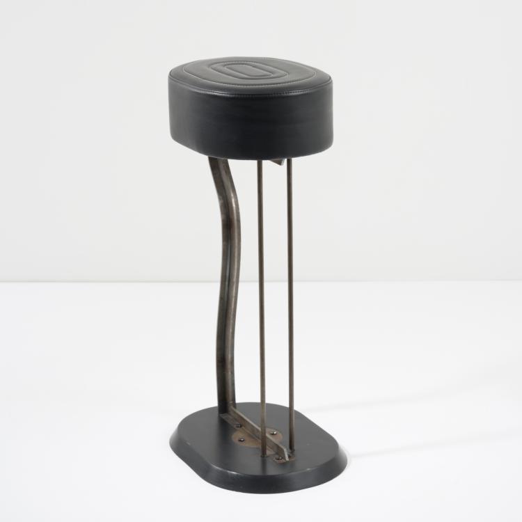 Hauptbild zu Objekt, Prototyp Barhocker 'Barstool No. 2', 1928 (Entwurf), Eileen Gray, Vereinigte Werkst&auml;tten, M&uuml;nchen (zugeschrieben/attr.), 177A 21