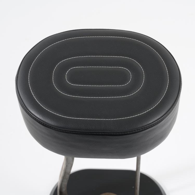 Bild 2 zu Objekt, Prototyp Barhocker 'Barstool No. 2', 1928 (Entwurf), Eileen Gray, Vereinigte Werkst&auml;tten, M&uuml;nchen (zugeschrieben/attr.), 177A 21