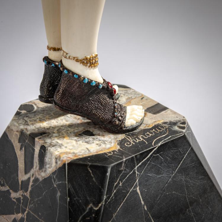 Bild 3 zu Objekt, Chryselephantinfigur 'First Flowers', um 1928, Dem&egrave;tre H. Chiparus, 178A 226