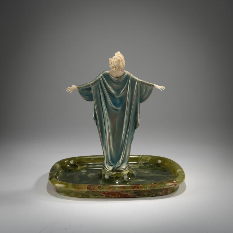 Bild 2 zu Objekt, Schale mit Chryselephantinfigur 'Fr&uuml;hlingserwachen', um 1930, Ferdinand Preiss, 178A 269