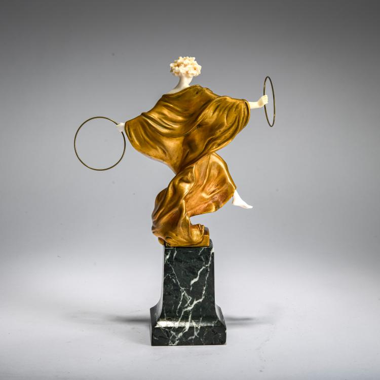 Bild 1 zu Objekt, Chryselephantinfigur 'Reifent&auml;nzerin', 1900-15, Ernst Seger, Kionsek, Robert (zug./attr.), 178A 275