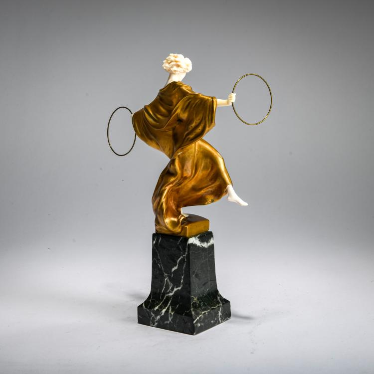 Bild 2 zu Objekt, Chryselephantinfigur 'Reifent&auml;nzerin', 1900-15, Ernst Seger, Kionsek, Robert (zug./attr.), 178A 275