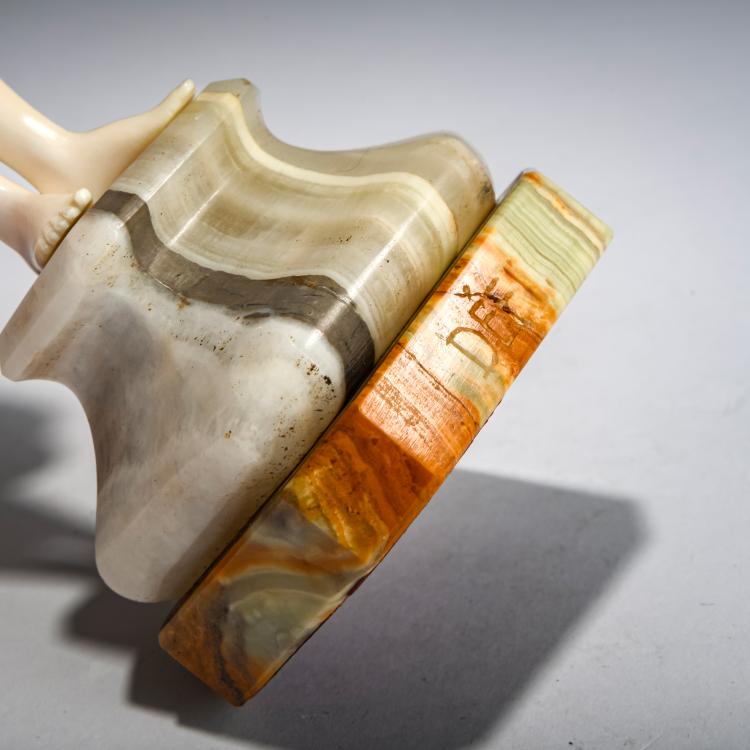 Bild 3 zu Objekt, Elfenbeinfigur 'Defi', um 1920, Paul Philippe, 178A 244