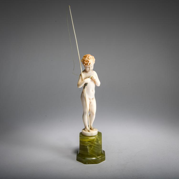 Hauptbild zu Objekt, Elfenbeinfigur 'Kleiner Bub beim Angeln', vor 1914, Ferdinand Preiss, 178A 247