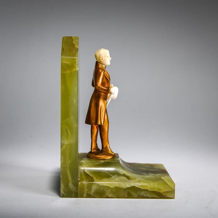 Bild 2 zu Objekt, Buchst&uuml;tze mit Chryselephantinfigur 'Biedermeierherr', um 1922, Ferdinand Preiss, 178A 262