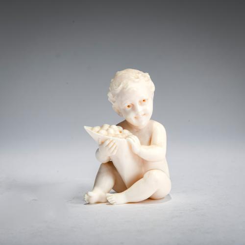 Elfenbeinfigur 'Knabe mit Füllhorn', vor 1914