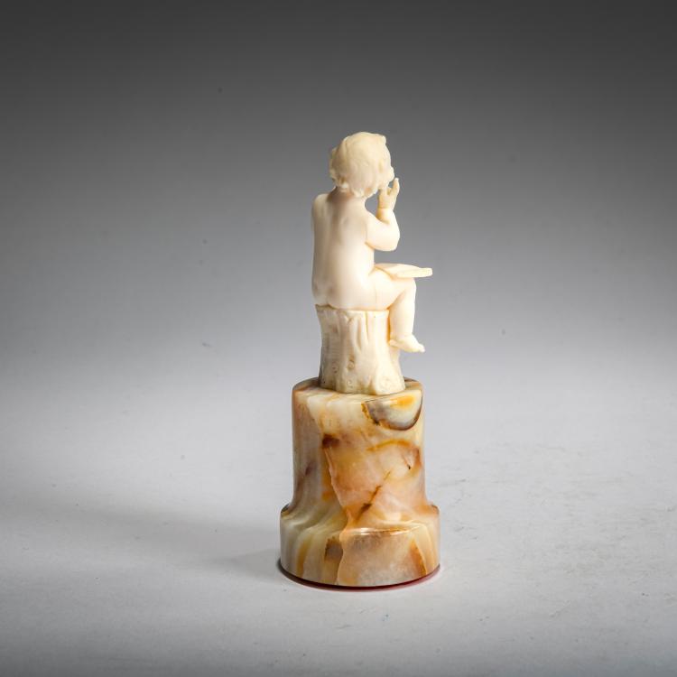 Bild 1 zu Objekt, Elfenbeinfigur 'Deklamierender Putto', vor 1914, Ferdinand Preiss, 178A 252