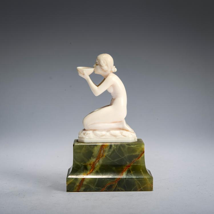 Hauptbild zu Objekt, Elfenbeinfigur 'Junge Frau, trinkend', vor 1914, Ferdinand Preiss, 178A 253