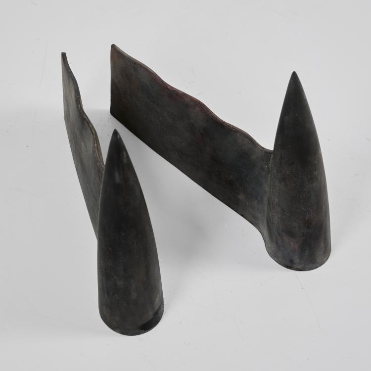 Bild 3 zu Objekt, Two andirons 'Tito Lucifer', 1986/87, Philippe Starck, O.W.O, Montfort-l'Amaury, 177A 138