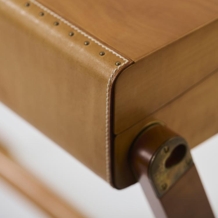 Bild 1 zu Objekt, Travel desk 'Pippa', 1991, Rena Dumas,Peter Coles, Herm&egrave;s, Paris, 177A 135