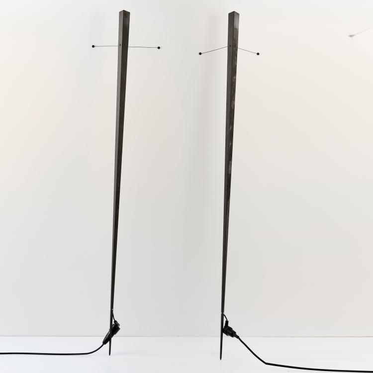 Hauptbild zu Objekt, Two floor lamps for wall mounting 'Torch&egrave;re', 1984 (design), Gilles Derain, Lumen Center, Mailand, 178B 854