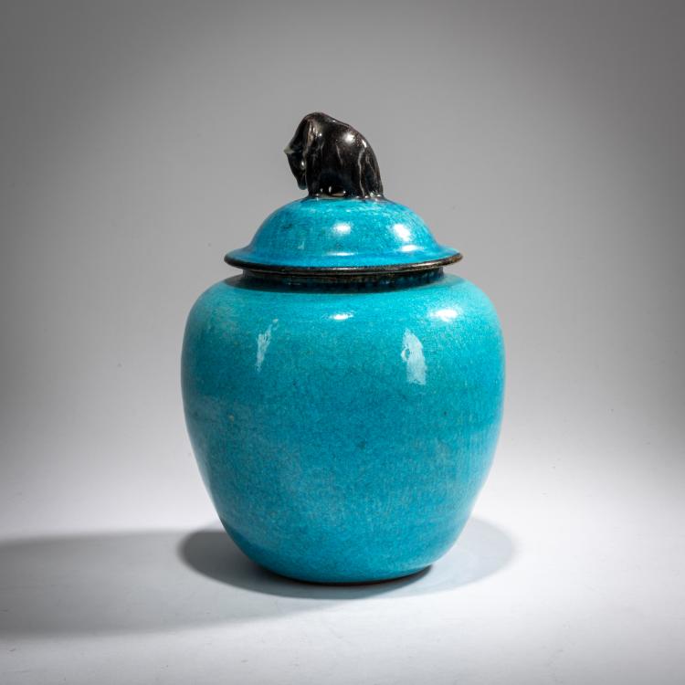 Bild 1 zu Objekt, 'Lid Vase with Elephant Knob', 1926, Max Laeuger, Karlsruhe, Majolikamanufaktur, 178A 367