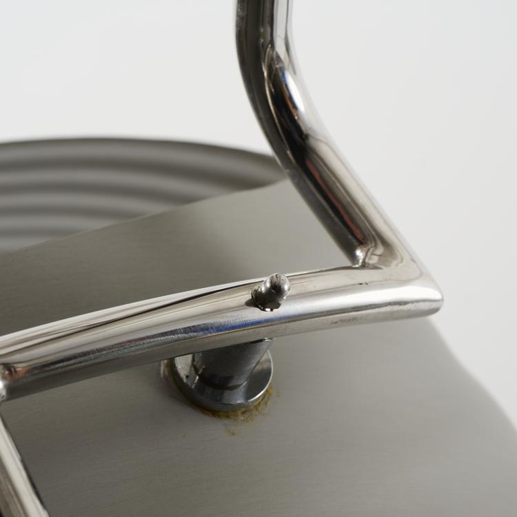 Bild 6 zu Objekt, Zwei St&uuml;hle 'Tom Vac', 1997 (Entwurf), Ron Arad,Tom Vack, Arad Ron Associates, London, 178B 923