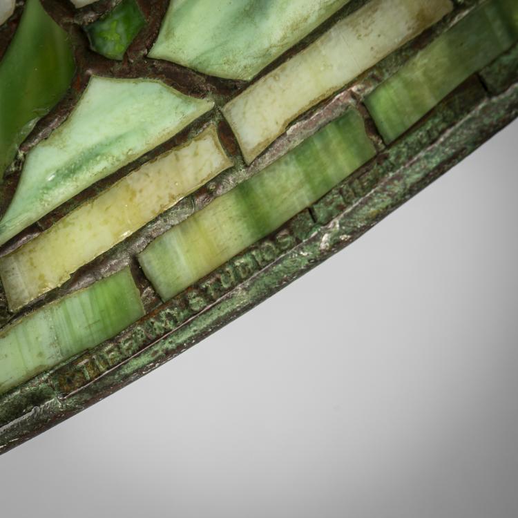 Bild 3 zu Objekt, Tischleuchte 'Apple Blossom', um 1904, Louis C. Tiffany, Tiffany Studios, New York, 178A 180