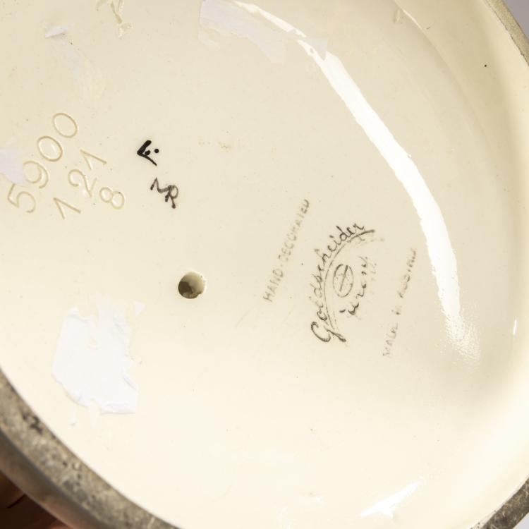 Bild 3 zu Objekt, 'T&auml;nzerin im Schmetterlingskost&uuml;m (sich drehend)', 1929, Josef Lorenzl, Goldscheider, Friedrich, Wien / Vienna, 178A 386