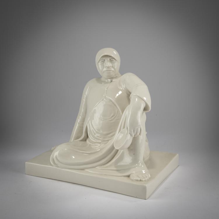 Bild 1 zu Objekt, 'Russische Bettlerin mit Schale', 1907, Ernst Barlach, Schwarzburger Werkst&auml;tten f&uuml;r Porzellankunst, Unterweissbach, 178A 302