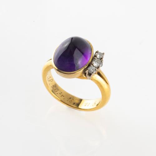 Cocktailring mit Amethyst und Diamanten