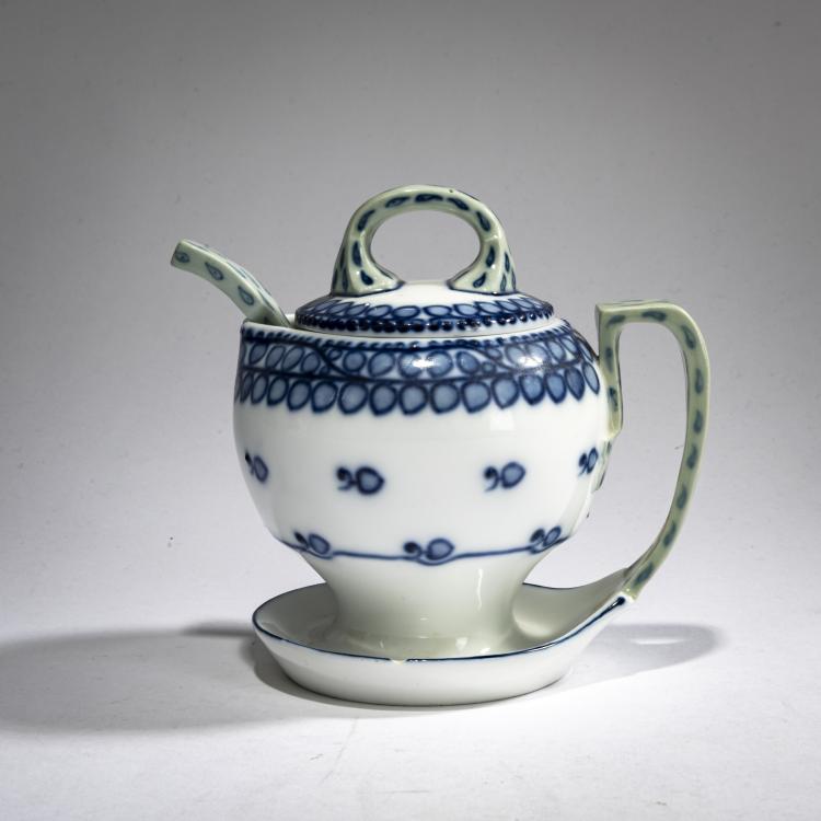Hauptbild zu Objekt, Mustard Pot with Spoon, 1903/04, Richard Riemerschmid, Meissen, KPM, 178A 332