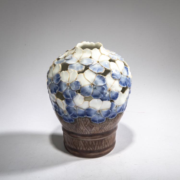 Bild 1 zu Objekt, Unikat-Vase, um 1914, Fanny Garde, Bing & Gr&oslash;ndahl, Kopenhagen / Copenhagen, 178A 315