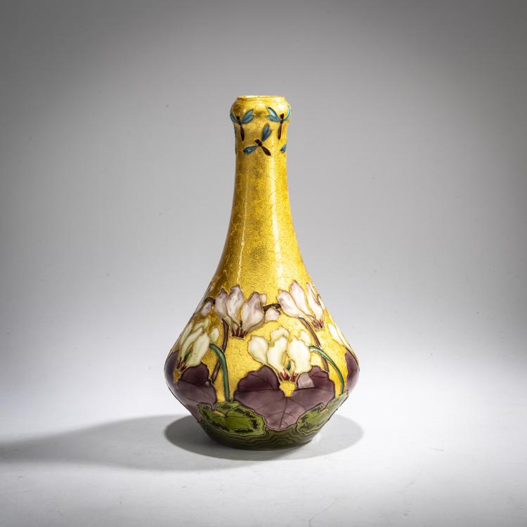 Hauptbild zu Objekt, Vase 'Magnolias', c. 1905, Paul-Jean Milet, Milet, Paul Jean, S&egrave;vres, 178A 363