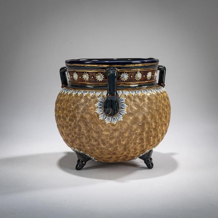 Bild 1 zu Objekt, Dreihenkelige Vase 'Lambeth Cauldron' - 'Gold Swirls', 1904, Ethel Beard, Royal Doulton, Lambeth, 178A 361