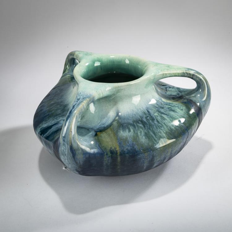 Bild 3 zu Objekt, Vase mit drei Henkeln '743', 1907/08, Henry van de Velde, Gebauer, Carl, B&uuml;rgel, 178A 365