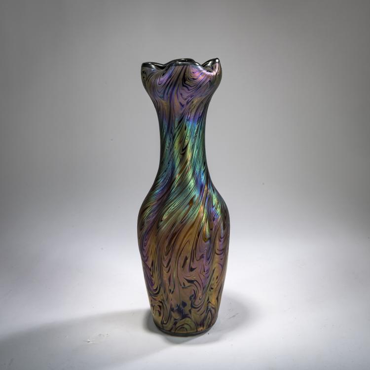 Bild 1 zu Objekt, Vase mit Silver-Overlay, um 1900, Kralik, Wilhelm, Sohn / Son, Eleonorenhain / Lenora, 178A 186