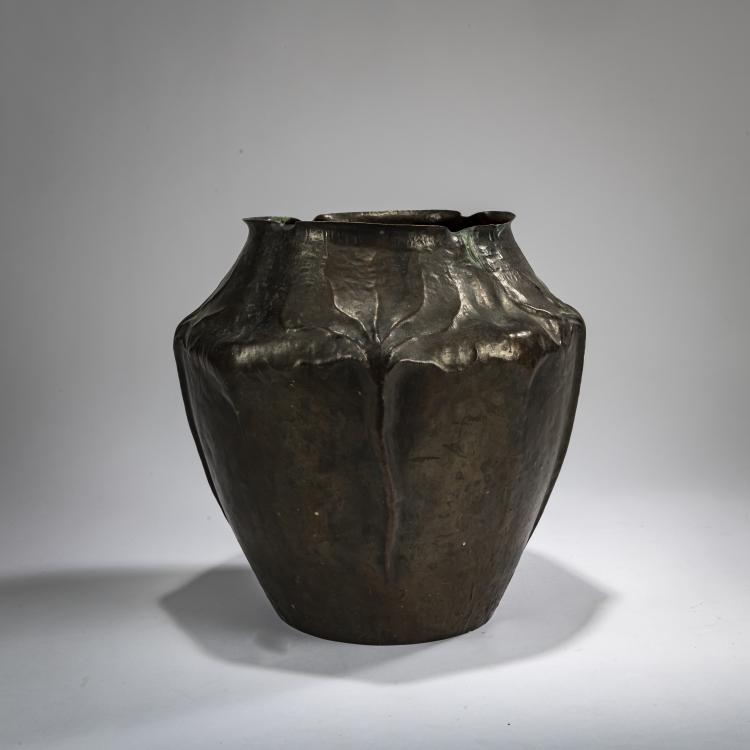 Hauptbild zu Objekt, Cachepot, um 1900, Ludwig Vierthaler (zugeschrieben), Winhart, J. & Co., M&uuml;nchen / Munich (zug./attr.), 178A 430