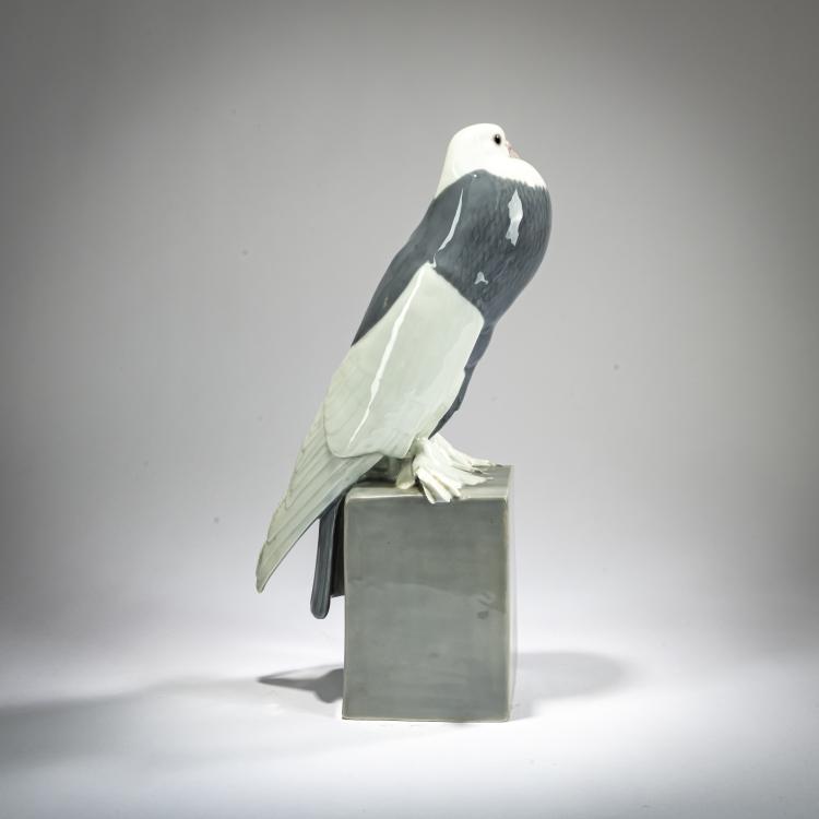 Bild 2 zu Objekt, Taube mit Federf&uuml;&szlig;en, um 1910, Klaus Mohr, Heubach, Lichte, 178A 283