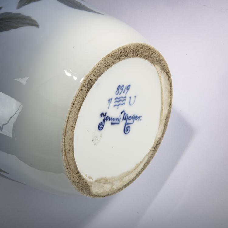 Bild 3 zu Objekt, Unikat-Bodenvase, 1904, Jenny Meyer, Kopenhagen, KPM / Royal Copenhagen, 178A 321