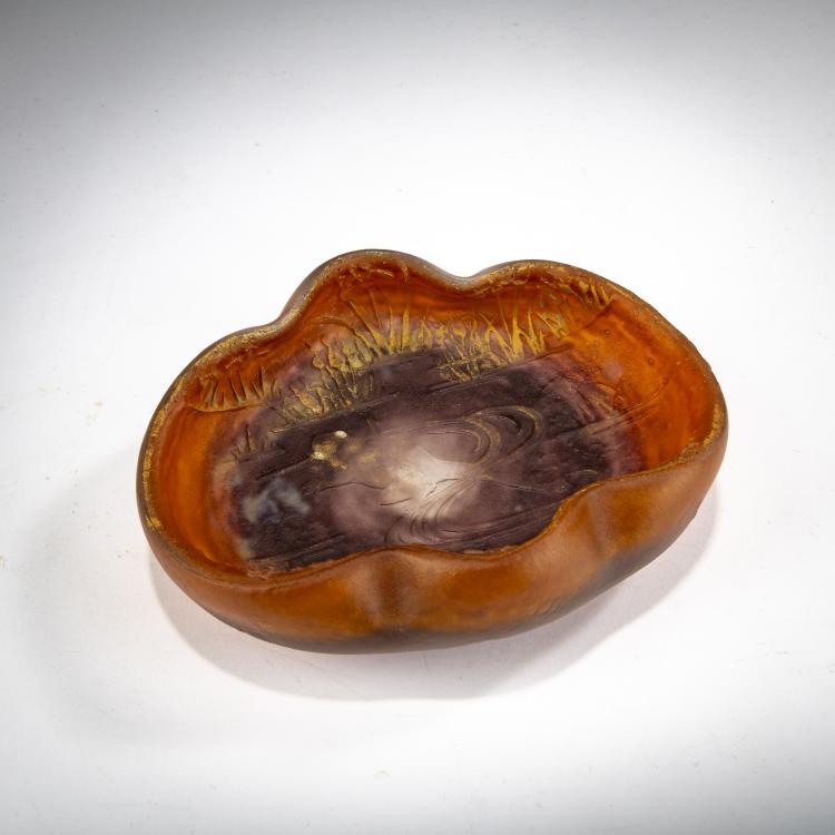 Hauptbild zu Objekt, Schale 'Iris et Grenouille', um 1901, Daum Fr&egrave;res, Nancy, 178A 9