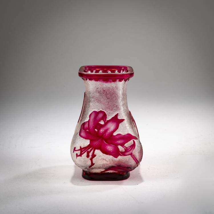 Hauptbild zu Objekt, Kleine Vase 'Fuchsias', um 1900, Saint-Louis, Cristallerie de, Saint-Louis-l&egrave;s-Bitche, 178A 163